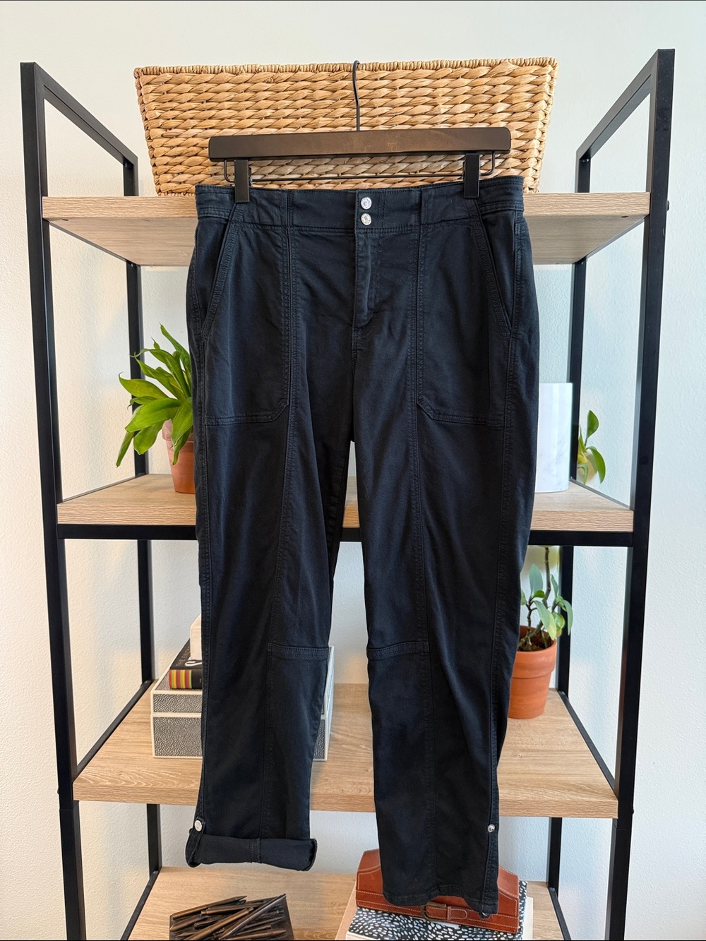 White House Black Market Mid-Rise Pret-A-Pedi Straight Crop Black Pants, 4